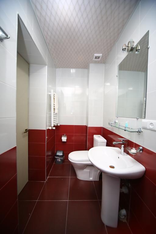 Discovery Hotel Κουτάισι Δωμάτιο φωτογραφία